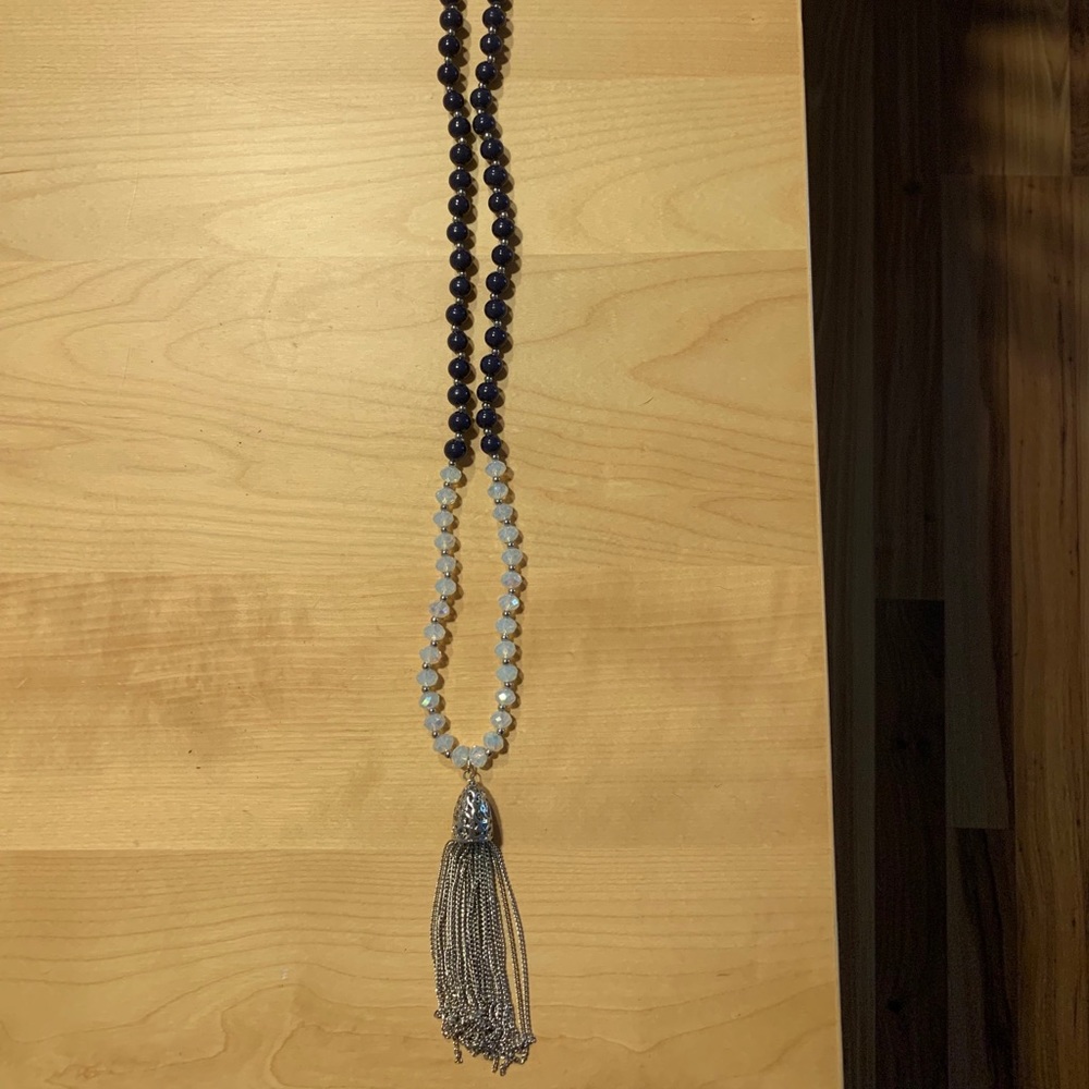 DSW one wink necklace with tags